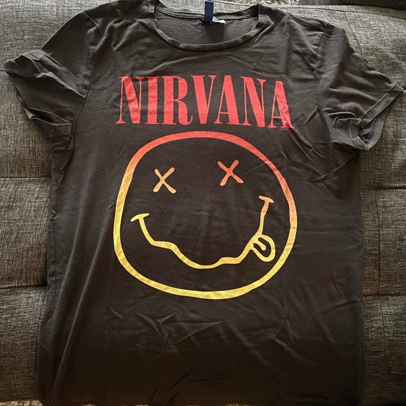 H&M t shirt Nirvana size small - Picture 1 of 3